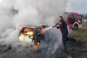Einin aracn yakp videosunu ekip ona gnderdi