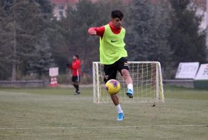 Kayserispor alt yapdan Taner Gm ile 5 yllk szleme imzalad