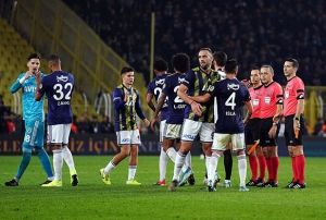 Fenerbahe geen sezonu geride brakt