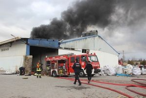 Boru fabrikasnda yangn