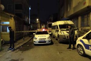 Grlt yapan gruba mdahale eden polis babasna darp:2 yaral