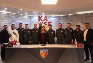 Kayserispor'dan toplu imza treni