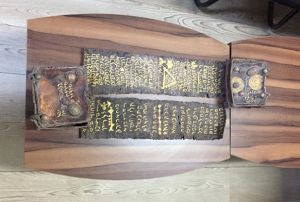 Tarihi eser tevrat polise satarken sust yakaland