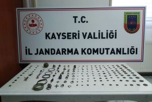 Tarihi eser kaaklar evlerinde yakaland
