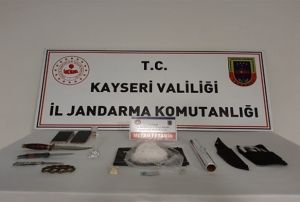 Jandarmadan uyuturucu tacirlerine gzalt