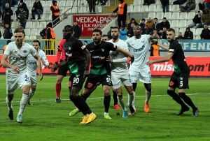 Kasmpaa, 7 ma sonra 3 puanla tant