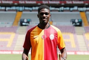 Galatasarayl futbolcu karantina altnda!