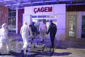 Gzetim altndaki hasta kat, polis alarma geti