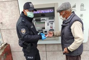 Polis ekiplerinden yallara kesintisiz hizmet