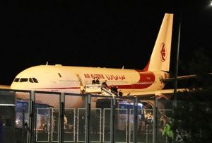 Cezayir'deki Trkler lkeye getirildi