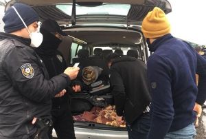 Korona virs denetimlerinde pes dedirten grnt