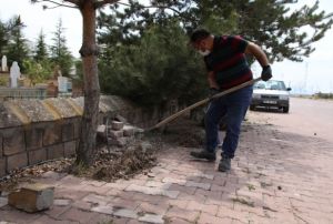 Melikgazi'de mezarlklar bakm ve onarmdan geiyor
