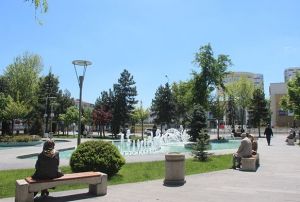 65 ya st vatandalar 4 saatlik izin ile parklara akn etti