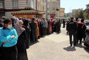 ae datmnda sosyal mesafe dinlemediler