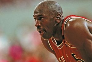 Michael Jordan'n imzal ayakkabs 560 bin Dolar'a satld