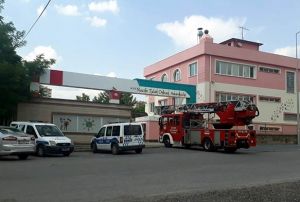 Anaokulu atsnda kan yangn grevliler sndrd