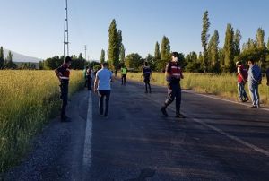 Altn madeni iilerini tayan servise ate ald: 3 yaral