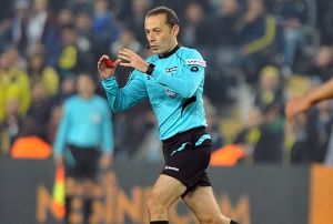 Galatasaray - Trabzonspor ma Cneyt akr'n
