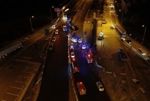 evre yolunda feci kaza 16 yaral 1 l