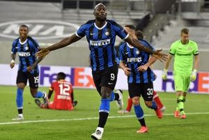 UEFA Avrupa Liginde ilk yar finalistleri belli oldu