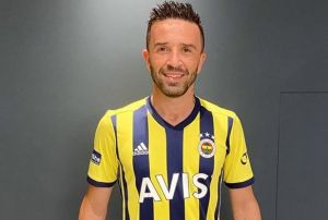 Erol hoca antrenmanlarda takm gebertiyor