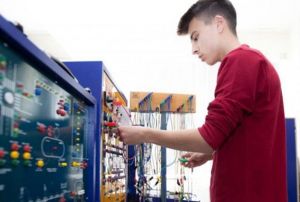 MEB'den mesleki eitim merkezi rencilerine lise diplomas imkan