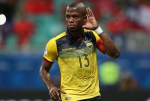 Fenerbahe'nin yeni transferi Valencia, stanbul'a geldi