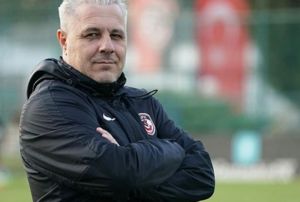 ''Menajerler transfer iin bana 50 bin Euro rvet teklif etti''