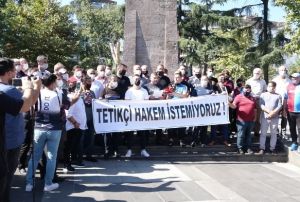 Trabzonspor taraftarlarndan TFF ve MHK'ye tepki
