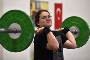 Halter kaldrmaktan elleri nasr tutsa da hayallerinden vazgemedi