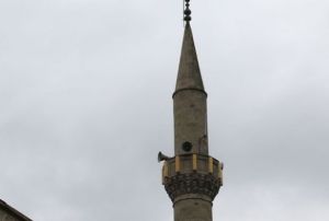 'Covid-19' testi pozitif kan ift, camiden anons yaptrd