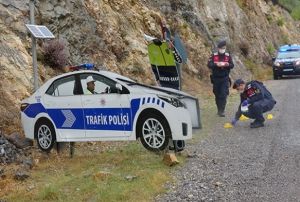 Maket trafik polisine pompal tfekle ate atlar