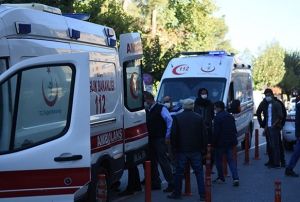 Belediyede silahlar ekildi: 1 yaral