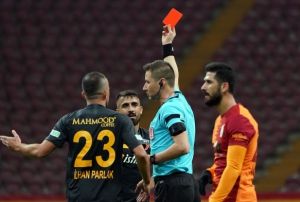 Mudat elik: Krmz kart hak etmedim
