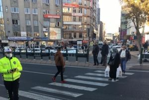Yayalara yol vermeyen 41 ara srcsne ceza