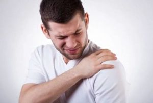 Omuz ars en ok ev kadnlarnda ve sporcularda grlyor