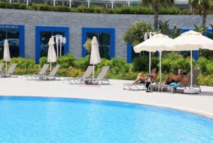 500 milyon kii maskeli tatil yapt