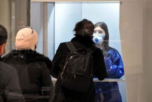 Londra'dan gelen yolculara PCR testi 