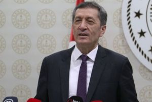 Bakan Seluk'tan yz yze snav aklamas
