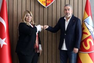 Sper Ligde 18 haftada 14 hocayla yollar ayrld