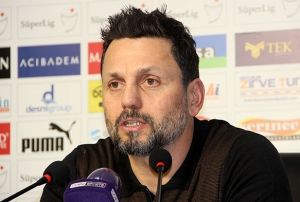 Erol Bulut: Futbolcularm tebrik ediyorum