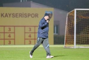 Petrescu ilk manda malup oldu