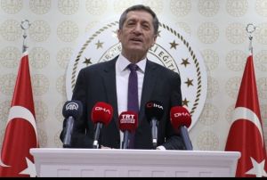  Bakan Seluk'tan, velilere 'Takdir Belgesi' 