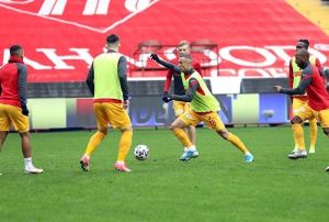 Kayserispor 5 futbolcuyu gnderiyor
