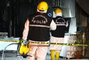 Kundaklad i yerinin sahibini telefonla arayp, yangn izleten p