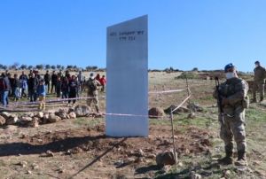 Jandarmann Gbeklitepedeki metal blok nbeti devam ediyor