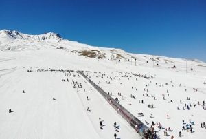 Erciyes'te denetimler artrld, pistler turistlere kald
