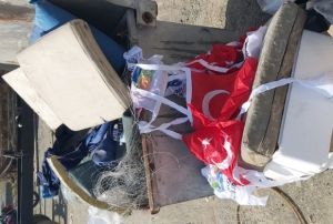 pte bulunan Trk bayraklar tepki ekti