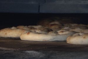 Gnde 10 milyon ekmek pe gidiyor