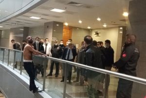 Adliyede intihar giriimi hareketlilii